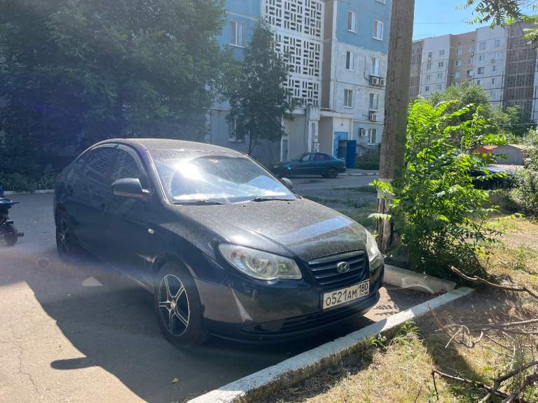 Продам hyundai elantra hd 2008 год. Состояние авто хорошее. Гнили и ржавчины нет, двигатель работает отлично, масло не ест. Акпп 4 ступка не убиваемая. Стекла в круг все родные. Ходовка перебрана, тормозные диски новые. На 16 литых дисках с новой резиной. Зима новая шипованная на штампах. Кондёр на данный момент не работает, камнем пробило радиатор. Новый в наличии. Стоит сигналка от смартфона с автозапуском, магнитола 2 din на андроиде, регистратор с антирадаром. Цена вопроса 750 тыс. Реальному покупателю скидка на косяки. Тел +79493263930 - фотография - 1