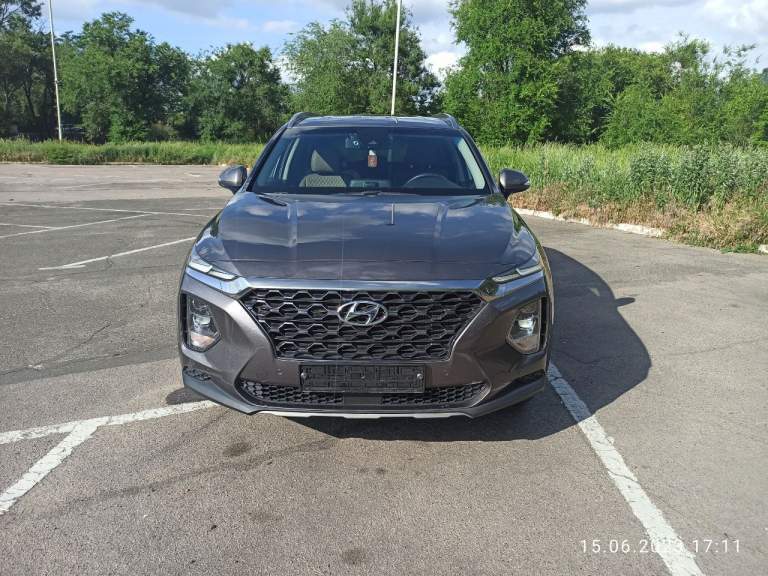 Продам hyundai santa fe 2018 г.
Идеальное состояние.
Ни одной перекрашеной детали.
Топливо дизель 2.0.
Пробег 68500
Цена в долларах 36 800
Кожаный салон
Сидения с вентиляцией, обогревом
Удержание полосы
Адаптивный круиз
Бесключевой доступ
Штатная навигация
Датчики парковки
Камера заднего вида и многое другое. ..
Посмотреть можно в донецке - фотография - 1
