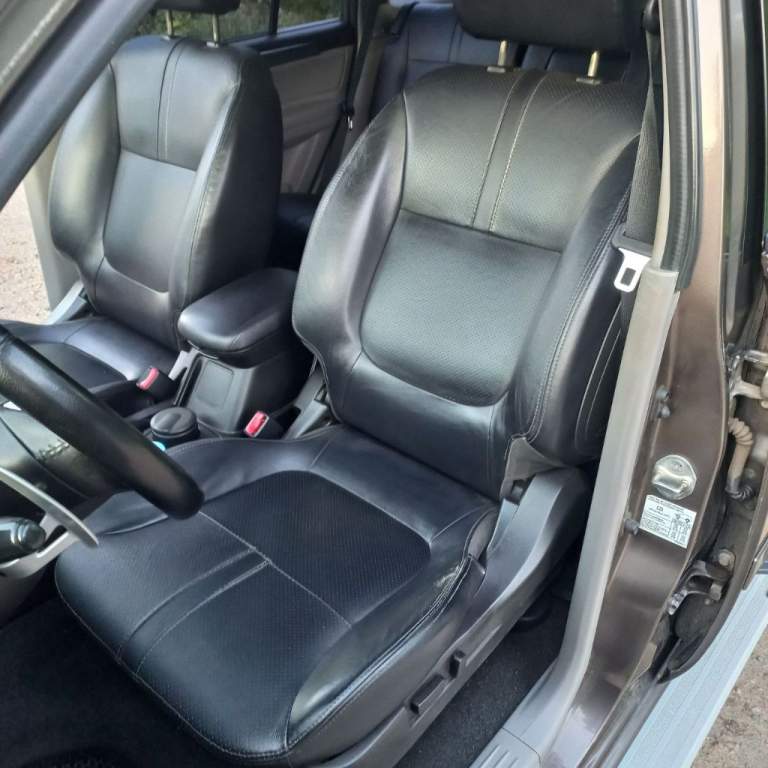 Mitsubishi pajero sport:год:2013. Тип ккп: автоматическая. Пробег:236000. Двигатель 2.5. Максимальная комплектация. Пробег оригинальный. Не битая. Установлена webasto. Цена: 2000000 р. Звонить:+79591359197 - фотография - 5