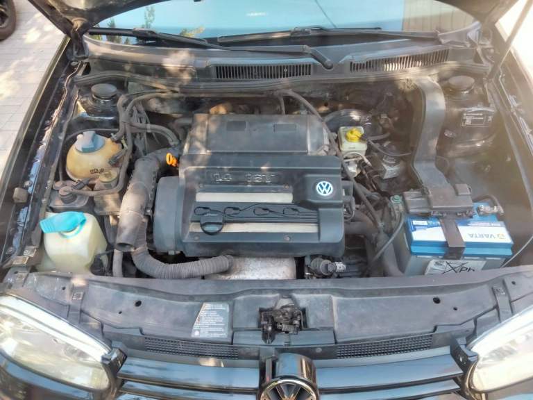 Volkswagen golf 4. 2000 год. 1.4л в отличном состоянии как по кузову (без гнили и рыжиков) так и по ходовой части не гремит не стучит едет мягко, мотор масло не ест коробка переключается мягко, нечего делать не нужно, за машиной бережно ухаживали! Остальное по телефону! 7949-380-97-45 евгений. Цена 450т. Р. - фотография - 1