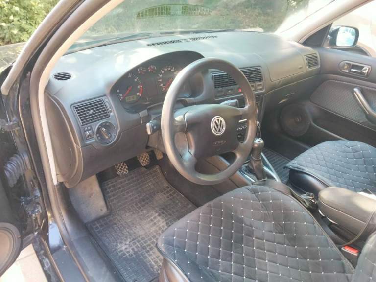 Volkswagen golf 4. 2000 год. 1.4л в отличном состоянии как по кузову (без гнили и рыжиков) так и по ходовой части не гремит не стучит едет мягко, мотор масло не ест коробка переключается мягко, нечего делать не нужно, за машиной бережно ухаживали! Остальное по телефону! 7949-380-97-45 евгений. Цена 450т. Р. - фотография - 5