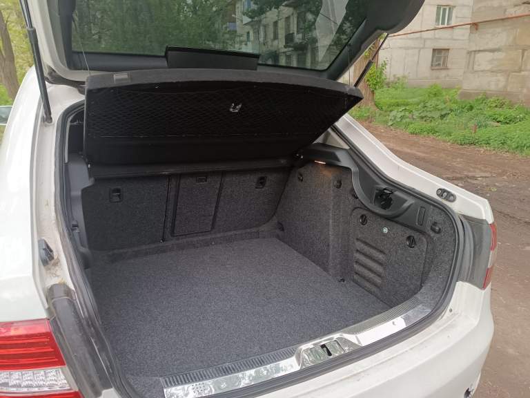 Продам skoda superb рестайлинг, 2015, я владелец, пробег 174 000, объем двигателя 1.8 турбо бензин, коробка передач автомат dsg, комплектация камфорт, новая летняя резина с дисками (зимняя в подарок) мотор коробка ходовая в идеальном состоянии, по электрике абсолютно работает всё, автомобиль находится г. Брянка лнр цена за автомобиль 1350000 руб, остальные вопросы по телефону звоните в любое время отвечу на все ваши вопросы номер +79591155856 - фотография - 9