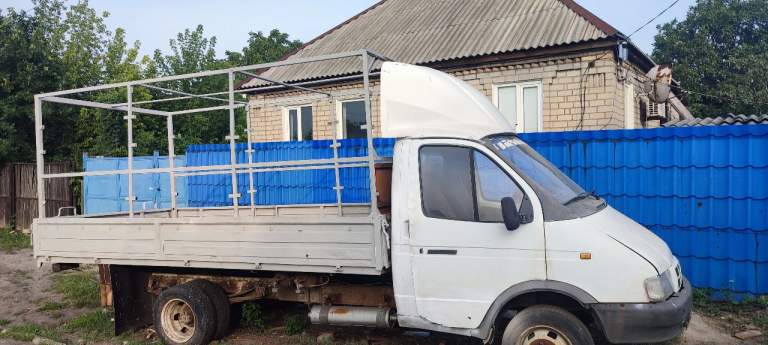 Продам газель грузовую 2001 г. , длина 4,2м, высота 2 м, состояние нормальное, сел и поехал. Цена 250р. Тел. : +7(949)314-18-00 - фотография - 1
