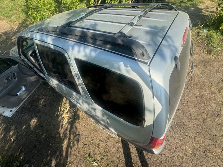 Продам мазду трибут, двиготель 3.3 литра, коробка автомат, полный привод,2001год, цена950тр торг у капота, по вопросам звонить по номеру +79590176471 - фотография - 1