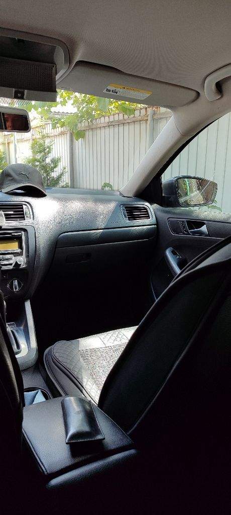Vw jetta 6 2.0 атмосферный cbpa 2011г мексика пробег 161000тыс. Я хозяин по техпаспорту машина у меня четвертый год! Заменены передние стойки амортизаторов- по двс не вскрывался проблем нет! Коробка aisin без проблем ! За время пользования авто была заменена катушка зажигания помимо передних стоек. По поводу jetta 6 именно 2.0 литра- отзывы в интернете, ходовая не убиваемая главное масло в двс- и другие жидкости менять вовремя! Катализатор на месте!, стекла родные, навесное родное, безопасность на месте, гбо 4 установлен вписан в техпаспорт! Диски r16 тел 79493315537 цена 1.180 - фотография - 9