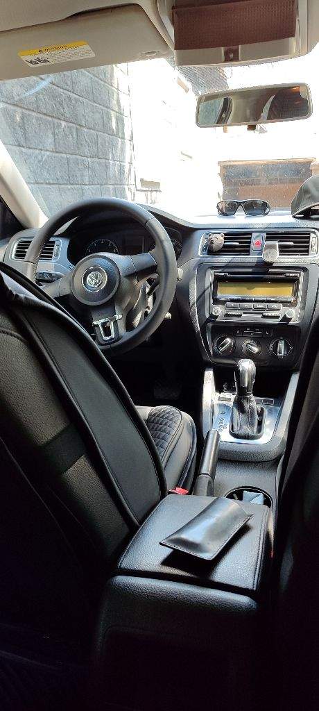 Vw jetta 6 2.0 атмосферный cbpa 2011г мексика пробег 161000тыс. Я хозяин по техпаспорту машина у меня четвертый год! Заменены передние стойки амортизаторов- по двс не вскрывался проблем нет! Коробка aisin без проблем ! За время пользования авто была заменена катушка зажигания помимо передних стоек. По поводу jetta 6 именно 2.0 литра- отзывы в интернете, ходовая не убиваемая главное масло в двс- и другие жидкости менять вовремя! Катализатор на месте!, стекла родные, навесное родное, безопасность на месте, гбо 4 установлен вписан в техпаспорт! Диски r16 тел 79493315537 цена 1.180 - фотография - 5