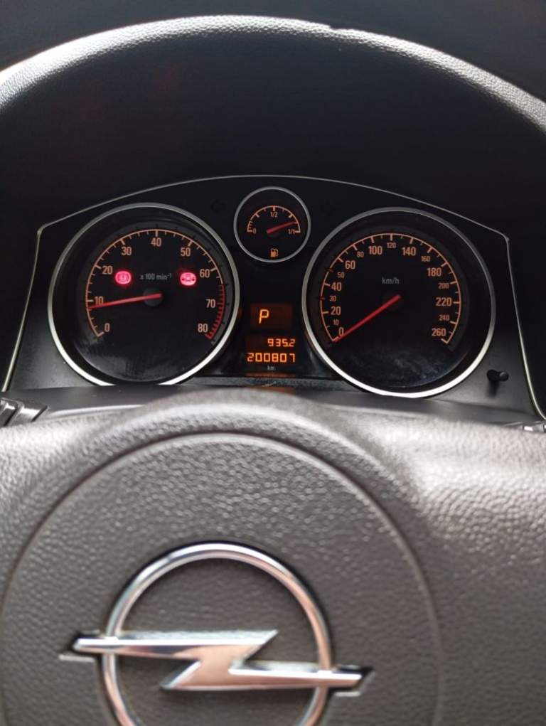 Продам astra h. 2005 год. 1.8. Акпп. В отличном состоянии для своих лет. С самым надëжным и неприхотливым двигателем, без фазовращателей, без егр, без теплообменника с завода. С рабочим кондиционером! Полностью обслужен и заправлен. Комплектация: сигнализация, ц. З, музыка, мультируль, стеклоподъёмники, кондиционер, абс, круиз контроль, эл. Зеркала, 6 подушек безопасности, антизанос, спорт режим. Дополнительно установлено андроид магнитола с навигацией и камера заднего вида. Новый аккумулятор. Новая зимняя резина pirelli "formula". Много нового. Подробнее по телефону. Продажа от собственника. Находится в г. Снежное
Цена: 650 000₽
+79493074787 - фотография - 9