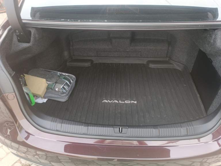 Продам toyota avalon 2.5 гибрид, 2017 год. Зимняя резина, 58 км. Пробега, оригинальный. 2 850 000 рублей
+79493043553 Телеграм
+79612710562 Whatsapp - фотография - 6