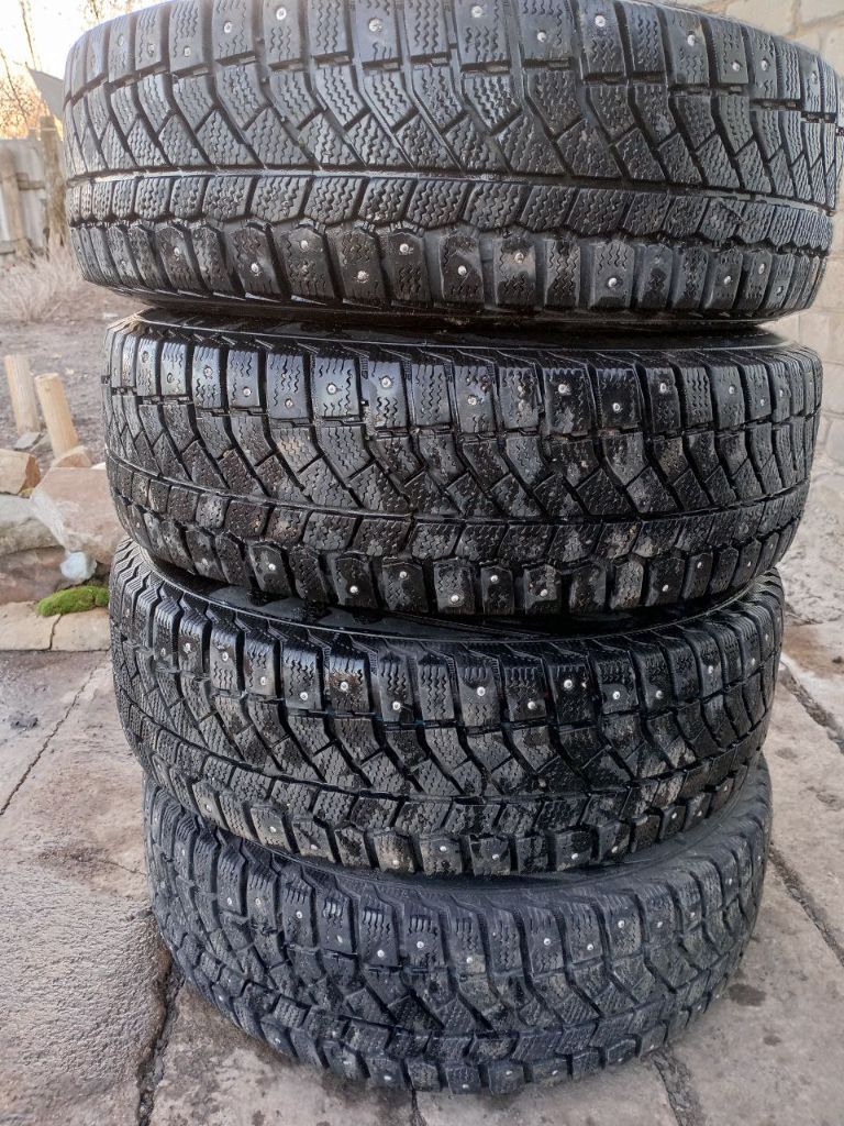 Продам оригинальные диски r15 5*112 с резиной(остаток8мм) на фольксваген поло без шишек и порезов, можно раздельно, цена договорная тел. +79494478661 - фотография - 4