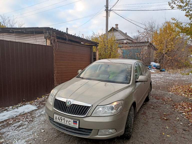 Продам автомобиль шкода 2011г, пробег 185000, один хозяин, в такси не была, в дтп не была, газ бензин, цена 1050000 торг уместен в пределах разумного, состояние автомобиля отличное, место нахождения макеевка днр, остальная информация при общении. Тел+79493528636 - фотография - 1