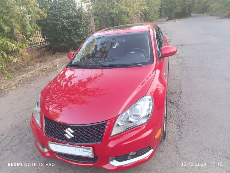 Я собственник продам мощный японский красивый автомобиль сузуки кизаши, эксплуатировался как "авто выходного дня", ухоженный, красивый ярко-алого цвета, всё работает, стоит2дин монитор андроид, есть навигация, на 18 дисках, есть комплект зимней резины. Автомобиль находится в донецке, приезжайте, смотрите авто в отличном состоянии, выпуск 2010, эксплуатировался с 2011 года, учёт донецкий, объем двигателя 2.4 литра 178 л. С. Привод передний. Цена 1250тыс. Руб. Тел +79493710600 константин. - фотография - 3