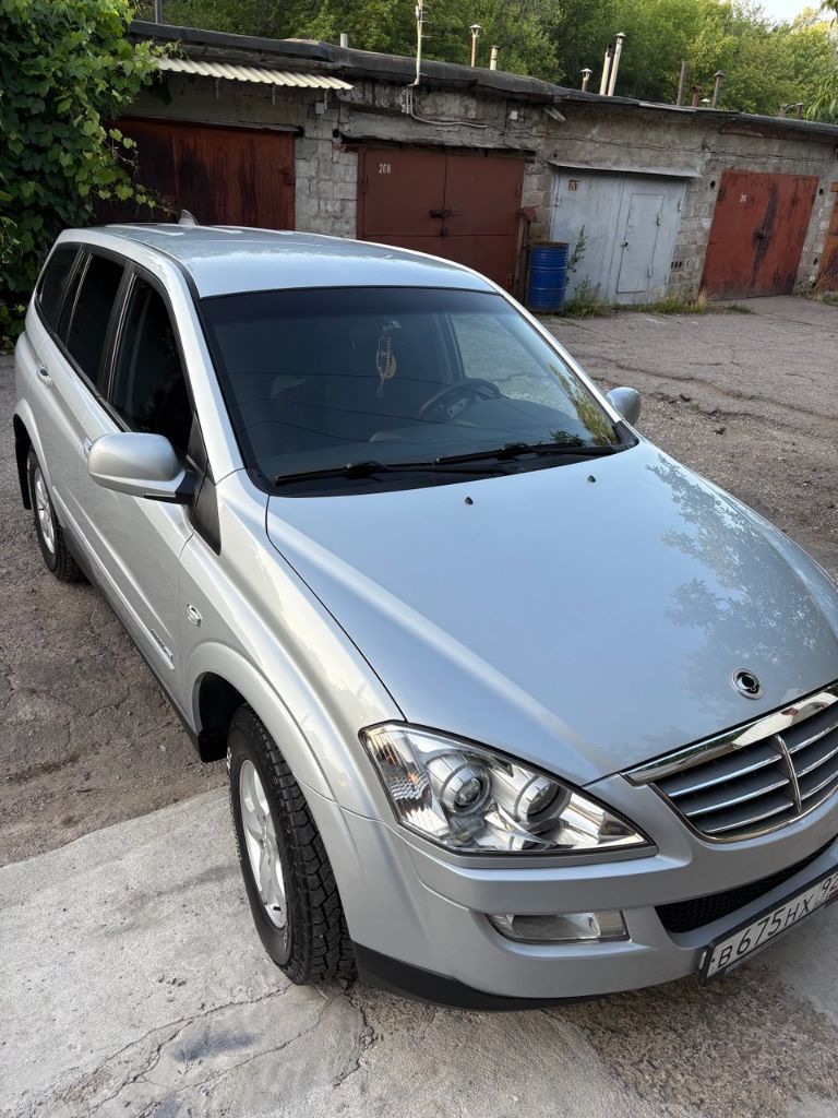 Продам. Саненг. Кайрон 2014 года свой автомобиль, в прекрасном состоянии весь в родной краске, полный привод всё работает, что есть в машине, год назад было полное техническое обслуживание есть заказ наряд, общие состоянии машины на 5+! Цена 1м.270 тысяч рублей! Стоит хорошая музыка отличная резина! Камера заднего вида! Пробег 108 тысяч км. Телефон+79493058335.алексей. - фотография - 16