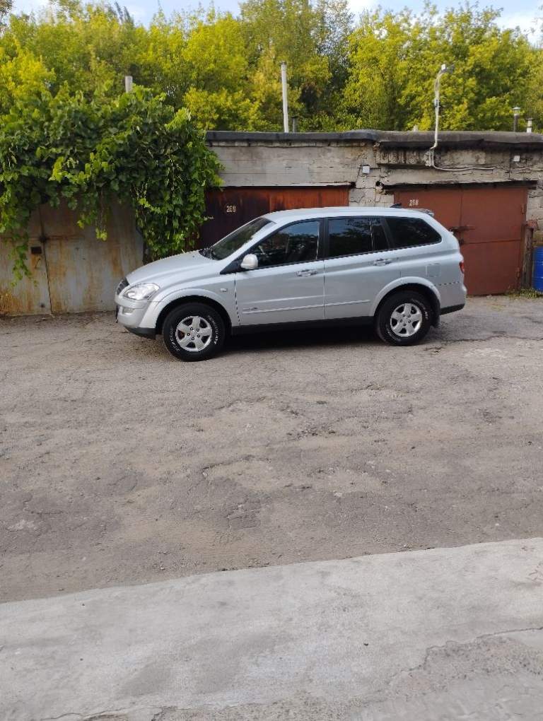 Продам. Саненг. Кайрон 2014 года свой автомобиль, в прекрасном состоянии весь в родной краске, полный привод всё работает, что есть в машине, год назад было полное техническое обслуживание есть заказ наряд, общие состоянии машины на 5+! Цена 1м.270 тысяч рублей! Стоит хорошая музыка отличная резина! Камера заднего вида! Пробег 108 тысяч км. Телефон+79493058335.алексей. - фотография - 13