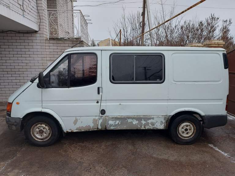 Продам ford transit 2.5 дизель 1996 г. В. Пассажир 8+1 мест, двигатель, кпп, подвеска в норме. Осмотр г. Светлодарск 330 000 руб. Торг. Тел. +79490432845 - фотография - 1