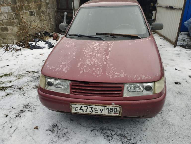 Продам ваз 21110 универсал 2001г. Двигатель 1.5 карбюратор. Машина в хорошем состоянии, двигатель работает ровно, коробка не выбевает, кузов немножко уставший, но страшного ничего нет. Цена 135000 торг. Тел. +79494130064.переоформление в мрэо обязательно. - фотография - 1