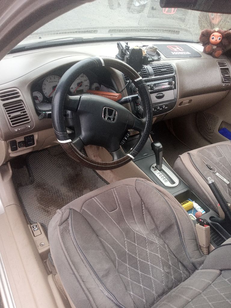 Продам honda civic 2002 год. Об. 1,7. 115 л. С. Коробка автомат работает отлично, бензин - газ зарегистрирован, авто без гнили и ржавчины кузов оцинкован, салон чистый, не прокурен, печка греет отлично кондиционер холодит отлично, электрорегулировка зеркал, есть сколы по кузову на езду не влияет, резина зима новая, аккумулятор новый, сигнализация, хорошая музыка, 4 эл. Стеклоподъёмники, цена 500.000 тыс. Руб. ,торг. Переоформление в мрэо. Связь: +79493402550 - фотография - 13