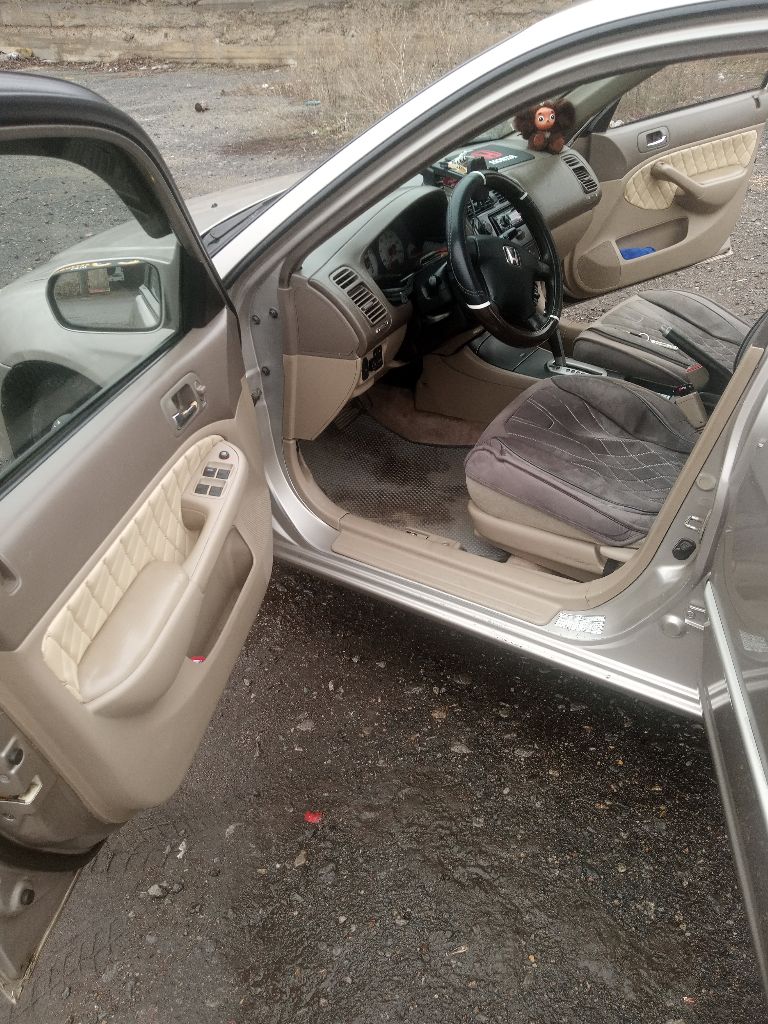 Продам honda civic 2002 год. Об. 1,7. 115 л. С. Коробка автомат работает отлично, бензин - газ зарегистрирован, авто без гнили и ржавчины кузов оцинкован, салон чистый, не прокурен, печка греет отлично кондиционер холодит отлично, электрорегулировка зеркал, есть сколы по кузову на езду не влияет, резина зима новая, аккумулятор новый, сигнализация, хорошая музыка, 4 эл. Стеклоподъёмники, цена 500.000 тыс. Руб. ,торг. Переоформление в мрэо. Связь: +79493402550 - фотография - 15