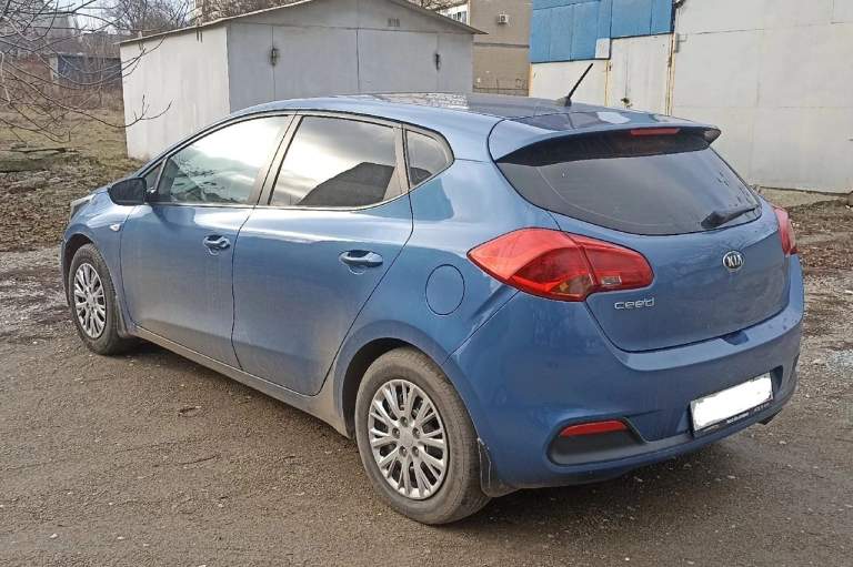 Продам kia ceed jd 2015г. В. Двигатель 1.4, 6ти ступенчатая мкпп, 143500км честного пробега. По комплектации: салон на тряпке(без изъянов, не затертый), мультируль, кондиционер, стеклоподьемники, механическая регулировка руля. Два комплекта резины.
Осмотр харцызск, макеевка, донецк по договоренности.
Цена:1100000т. Р.
Тел. +79495800905 - фотография - 2