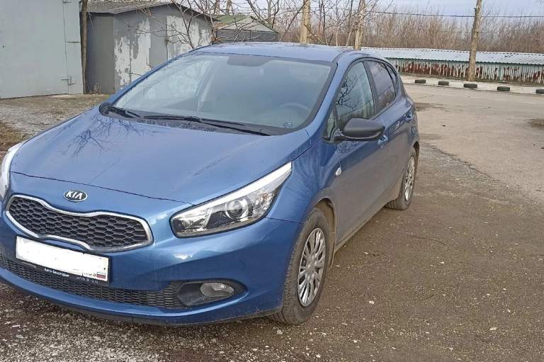 Продам kia ceed jd 2015г. В. Двигатель 1.4, 6ти ступенчатая мкпп, 143500км честного пробега. По комплектации: салон на тряпке(без изъянов, не затертый), мультируль, кондиционер, стеклоподьемники, механическая регулировка руля. Два комплекта резины.
Осмотр харцызск, макеевка, донецк по договоренности.
Цена:1100000т. Р.
Тел. +79495800905 - фотография - 1