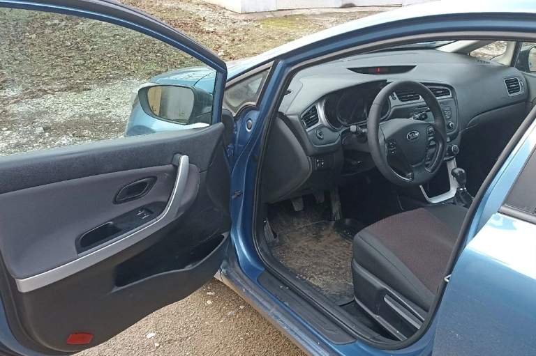 Продам kia ceed jd 2015г. В. Двигатель 1.4, 6ти ступенчатая мкпп, 143500км честного пробега. По комплектации: салон на тряпке(без изъянов, не затертый), мультируль, кондиционер, стеклоподьемники, механическая регулировка руля. Два комплекта резины.
Осмотр харцызск, макеевка, донецк по договоренности.
Цена:1100000т. Р.
Тел. +79495800905 - фотография - 4