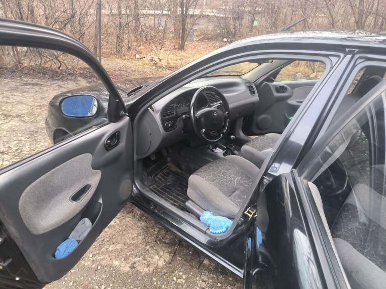 Продам автомобиль deawoo lanos se, поляк.
Год выпуска: 2006 г. Цвет черный металлик.
Объём двигателя: 1.5 л.
Пробег: 73.000 км.
Описание:
Автомобиль в отличном техническом состоянии.
В оригинале, ничего не переделано.
Без дтп, я владелец.
Стёкла, включая лобовое, всё родное.
Печка греет, кондиционер работает отлично.
Салон чистый, не прокуренный.
Комплектация:
• Гур
• Кондиционер
• Центральный замок
• Гбо 4
• Два ключа
• Обогрев заднего стекла
• Два стекло-подъемника
• Подлокотник
• Сервисная книжка
• Подробности на месте.
Цена: 400.000, возможен торг.
Осмотр: город кировское днр.
Телефон для связи: +79494470502 - фотография - 2