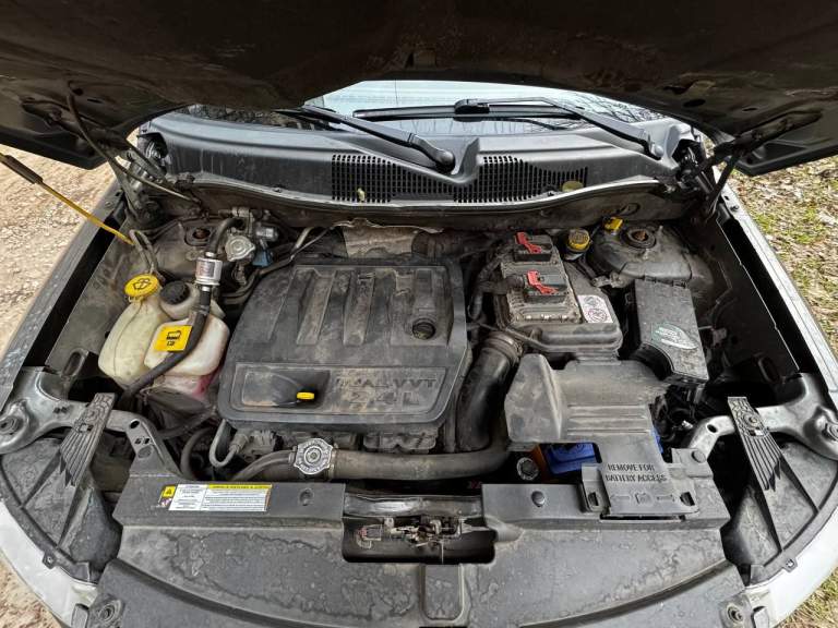 Продам jeep compass 2013 года выпуска, 2.4 литра, 170 л. С.
Автомобиль пригнан с америки в 2017 году. Комплектация latitude на постоянном 4wd полном приводе, круиз-контролем, сенсорной магнитолой и возможностью подключения телефона по блютуз, износостойкий тряпичный салон с подогревом передних сидений, есть подогрев и электропривод зеркал, а также докатка. Двигатель миллионник с чугунным блоком цилиндров, неубиваемым вариатором и подвеской от mitsubishi outlander. Установлено гбо!!! Машина полностью в технически исправном состоянии, мотор работает ровно, коробка переключает плавно, никаких ошибок на приборной панели нет. То провожу раз в 8000 км. Есть небольшие точечные повреждения кузова от осколков, никакие другие детали не задеты, на фото все видно.
Автомобиль оформлен на жену. Пробег 157 000 миль (253 000 км): 60% трасса, 40% город
Город: донецк, горловка
Цена: 980 000 рублей (торг)
+7 (949) 334-83-93 - Валерий - фотография - 9