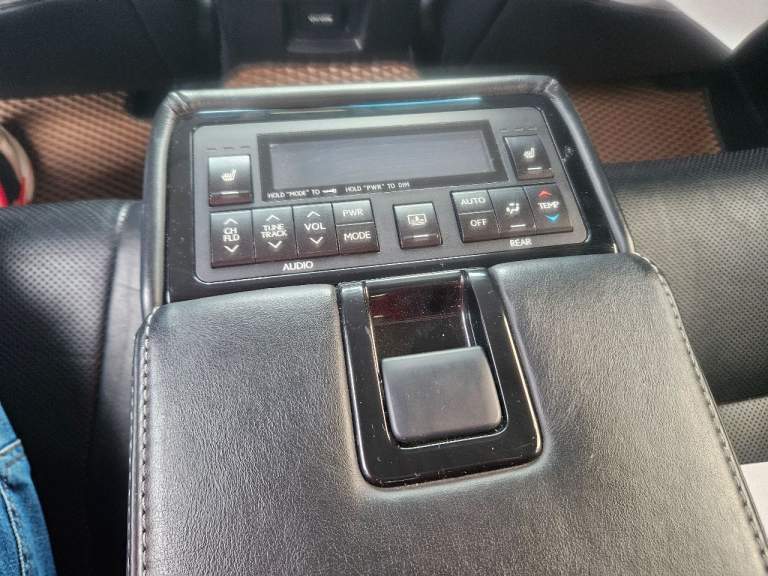 Продам лексус gs 350, полный привод, 2012 г. В.
Ухоженные авто в богатой комплектации с двойными стёклами, генеральской панелью и шторками для задних пассажиров, музыка марк левенсон, ломающимися спинками сидений, хорошая оптика, отличная резина зима и лето и много чего не перечислить. ...
Новый владелец будет доволен - фотография - 7