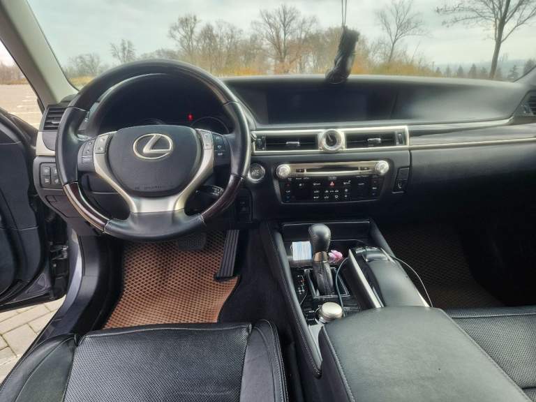 Продам лексус gs 350, полный привод, 2012 г. В.
Ухоженные авто в богатой комплектации с двойными стёклами, генеральской панелью и шторками для задних пассажиров, музыка марк левенсон, ломающимися спинками сидений, хорошая оптика, отличная резина зима и лето и много чего не перечислить. ...
Новый владелец будет доволен - фотография - 8