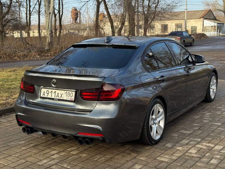 Продаю бмв 328 i 2012 год (245 л. С) полный м- пакет пробег 200 тыс. Км. Машина полностью обслужена, есть вся история обслуживания машины за 3 года, все чеки, заказ наряды. 2 комплекта дисков r18 - лето r17 зима резина зима, лето новая. Стоит управляемый выхлоп. По машине много чего сделано и заменено. Готов на любые проверки. Все вопросы по телефону+79493746326; +79494942960. Или в вк. Осмотр г. Макеевка, донецк.
Цена 2.4🍋 - фотография - 1