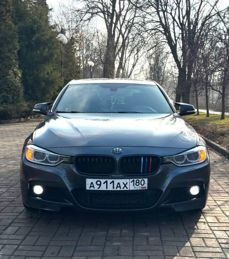 Продаю бмв 328 i 2012 год (245 л. С) полный м- пакет пробег 200 тыс. Км. Машина полностью обслужена, есть вся история обслуживания машины за 3 года, все чеки, заказ наряды. 2 комплекта дисков r18 - лето r17 зима резина зима, лето новая. Стоит управляемый выхлоп. По машине много чего сделано и заменено. Готов на любые проверки. Все вопросы по телефону+79493746326; +79494942960. Или в вк. Осмотр г. Макеевка, донецк.
Цена 2.4🍋 - фотография - 9