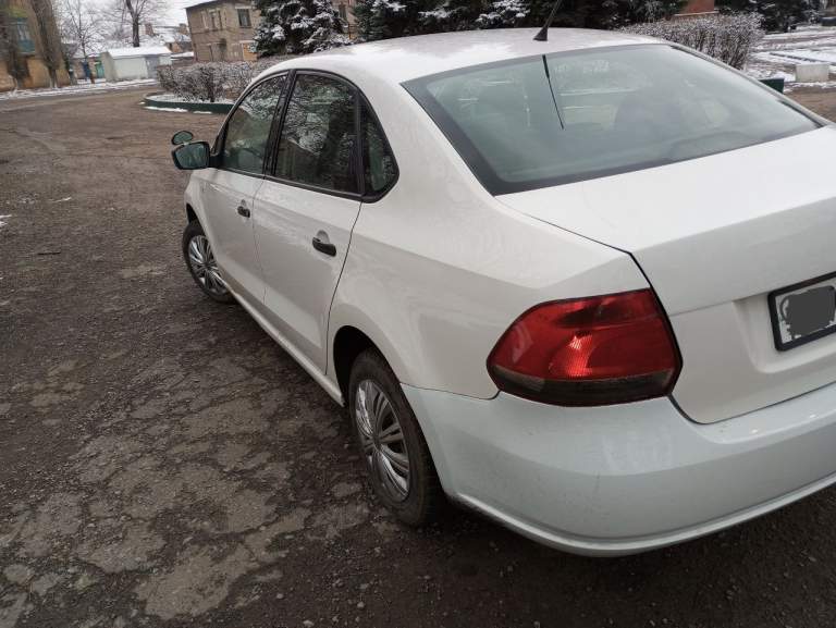 Продам vw polo,
2012 Г. В, двигатель1.6 бензин. Мкпп, пробег 192000 км. Авто в хорошем внешнем и техническом состоянии. Зимняя резина, переоформление. 610. Тыс. Не большой торг. Телеграмм +79497526635 - фотография - 3