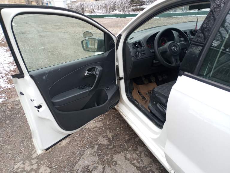 Продам vw polo,
2012 Г. В, двигатель1.6 бензин. Мкпп, пробег 192000 км. Авто в хорошем внешнем и техническом состоянии. Зимняя резина, переоформление. 610. Тыс. Не большой торг. Телеграмм +79497526635 - фотография - 7