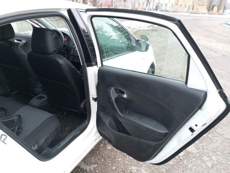 Продам vw polo,
2012 Г. В, двигатель1.6 бензин. Мкпп, пробег 192000 км. Авто в хорошем внешнем и техническом состоянии. Зимняя резина, переоформление. 610. Тыс. Не большой торг. Телеграмм +79497526635 - фотография - 5