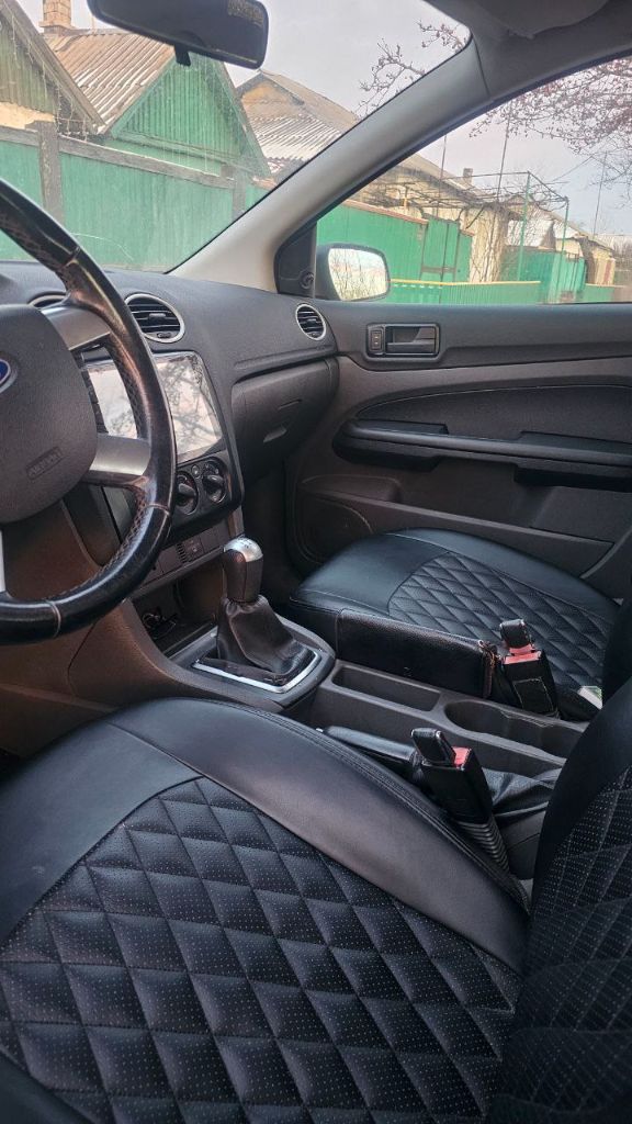 Продам ford focus 2 хэтчбек 2005 года выпуска пробег 320 000
Автомобиль в хорошем состоянии, много чего сделано: новое сцепление оригинал, задние рычаги, стойки стабилизатора, рулевые наконечники и тяги, шаровые и тд.
Машина германской сборки, где и пробыла большую часть времени и ездила в основном по трассе из-за чего на бампере и капоте от камней полез лак и треснуло лобовое стекло
В комплекте новая летняя резина с дисками
Цена 680 тысяч рублей, плюс торг
По всем интересующим вопросам писать в лс или по номеру телефона +79493095427 - фотография - 1