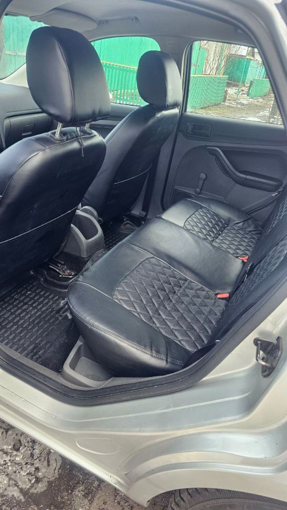 Продам ford focus 2 хэтчбек 2005 года выпуска пробег 320 000
Автомобиль в хорошем состоянии, много чего сделано: новое сцепление оригинал, задние рычаги, стойки стабилизатора, рулевые наконечники и тяги, шаровые и тд.
Машина германской сборки, где и пробыла большую часть времени и ездила в основном по трассе из-за чего на бампере и капоте от камней полез лак и треснуло лобовое стекло
В комплекте новая летняя резина с дисками
Цена 680 тысяч рублей, плюс торг
По всем интересующим вопросам писать в лс или по номеру телефона +79493095427 - фотография - 7