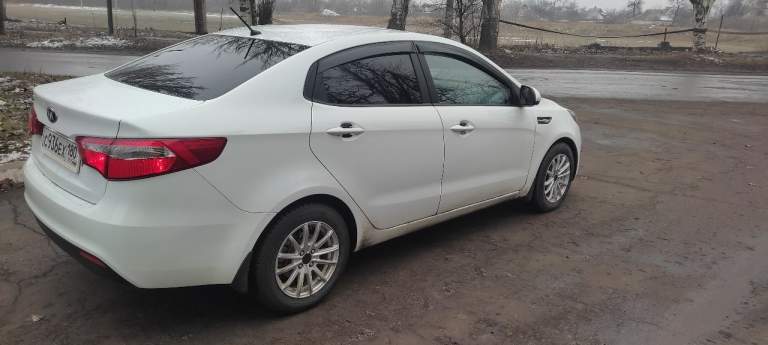 Продам киа рио 2014 1.4 состояние хорошее! Резина зима лето тел +79493845720 макеевка цена 920 тыс торг - фотография - 4
