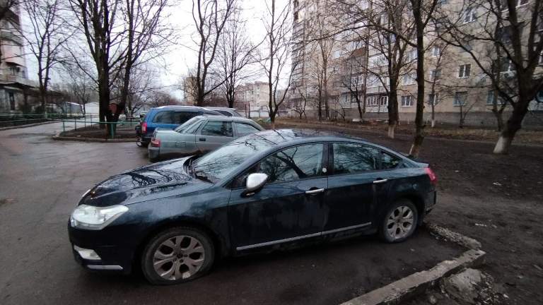 Продам citroen c5
2008Г. В
2.0 Дизель
Цена 630₽ торг уместен
Требует замены передних стоек. В остальном состояние замечательное.
+7-949-357-22-05
+7-949-612-99-49 - фотография - 5