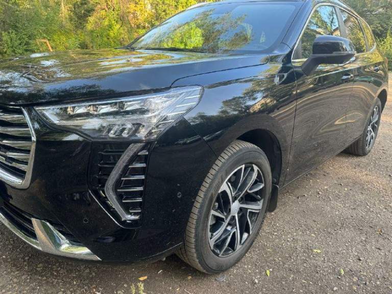 Продам haval jolion 2023 год, 4wd, пробег 27 тыс. Машина в максимальной комплектации, premium. Вся в родном окрасе, состояние нового авто!
Передние шины 225/55 r18, задние шины 225/55 r18, нагнетатель турбина, объем 1.5 л, мощность 150 л. С, расход 8,2 л, тип топлива бензин regular (аи-92, аи-95), трансмиссия робот, привод полный (4wd), кол-во мест 5 мест, клиренс 190 мм, объем багажника 337 л
Цена 2.400000 торг будет с реальным покупателем возле автомобиля. Г. Луганск + 7 959 101 7770 все вопросы интересующие по телефону.
Комплектация premium
1.5 (Gw4b 15d 150л. С. ) premium 4wd / 7dct - фотография - 8