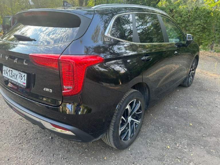 Продам haval jolion 2023 год, 4wd, пробег 27 тыс. Машина в максимальной комплектации, premium. Вся в родном окрасе, состояние нового авто!
Передние шины 225/55 r18, задние шины 225/55 r18, нагнетатель турбина, объем 1.5 л, мощность 150 л. С, расход 8,2 л, тип топлива бензин regular (аи-92, аи-95), трансмиссия робот, привод полный (4wd), кол-во мест 5 мест, клиренс 190 мм, объем багажника 337 л
Цена 2.400000 торг будет с реальным покупателем возле автомобиля. Г. Луганск + 7 959 101 7770 все вопросы интересующие по телефону.
Комплектация premium
1.5 (Gw4b 15d 150л. С. ) premium 4wd / 7dct - фотография - 2
