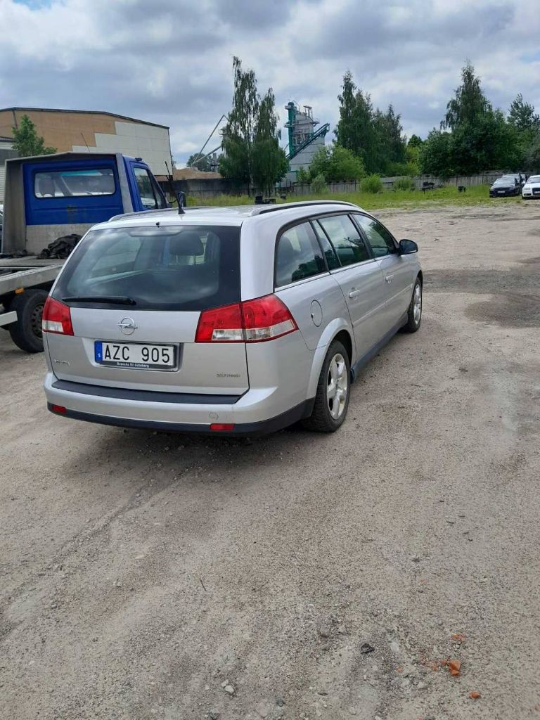 Продам автомобиль д-класса, автомобиль в донецке, буденновский район. Опель вектра с, в кузове универсал, 2007 г. С лучшим двигателем от опель - сааб - z20net. 2 литра 175 л. С. С 6 ти. Ст. Мкпп. Автомобиль из швейцарии, реагентов и соли не видел. Кузов оцинкованный, ровный, без ржавчины и гнили. Салон чистый, комбинированный, не затертый, в машине не курили. Пробег честный. Едет бодро, довезет куда надо. Не коптит, не троит. Расход по городу 10л на 100 км, по трассе 6.3.л. Мощности всегда хватает и в городе и по трассе. Автомобиль полностью обслужен, до мелочей. Все работает штатно, на то не экономил. Кому нужен автомобиль с большим салоном и багажником-звоните. Цена 999000р. Тел. +7(949)332-44-50 александр васильевич. - фотография - 6