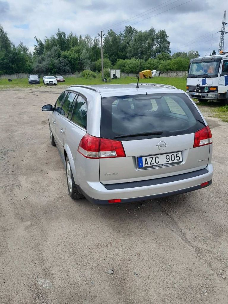 Продам автомобиль д-класса, автомобиль в донецке, буденновский район. Опель вектра с, в кузове универсал, 2007 г. С лучшим двигателем от опель - сааб - z20net. 2 литра 175 л. С. С 6 ти. Ст. Мкпп. Автомобиль из швейцарии, реагентов и соли не видел. Кузов оцинкованный, ровный, без ржавчины и гнили. Салон чистый, комбинированный, не затертый, в машине не курили. Пробег честный. Едет бодро, довезет куда надо. Не коптит, не троит. Расход по городу 10л на 100 км, по трассе 6.3.л. Мощности всегда хватает и в городе и по трассе. Автомобиль полностью обслужен, до мелочей. Все работает штатно, на то не экономил. Кому нужен автомобиль с большим салоном и багажником-звоните. Цена 999000р. Тел. +7(949)332-44-50 александр васильевич. - фотография - 7