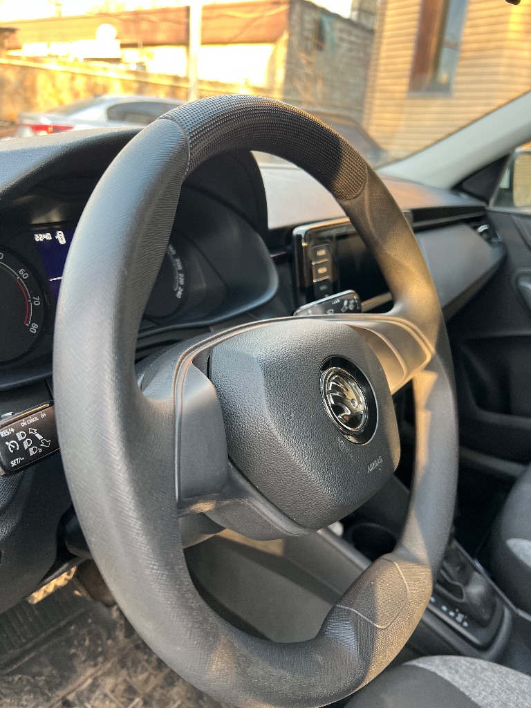 Skoda rapid.
2020 Год.
1,6 Автомат.
Не бит и не крашен.
Состояние отличное.
Подогревы.
Датчики шин.
Монитор.
Цена 1,450,000 руб
Тел
+79493153370 - фотография - 5