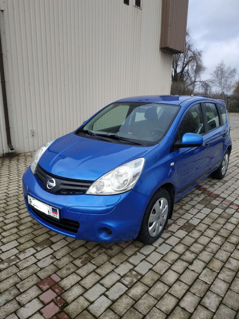Продам автомобиль nissan note 2010 года, в хорошем состоянии, 237000 пробег родной, ходовая вся замена, кондиционер, передние электростеклоподъёмники, подогрев зеркал и сидений, в комплекте летняя резина на дисках, цена 650000 рублей. Документы в порядке, один собственник. Обращайтесь по телефону +79493602361 наталья. - фотография - 2