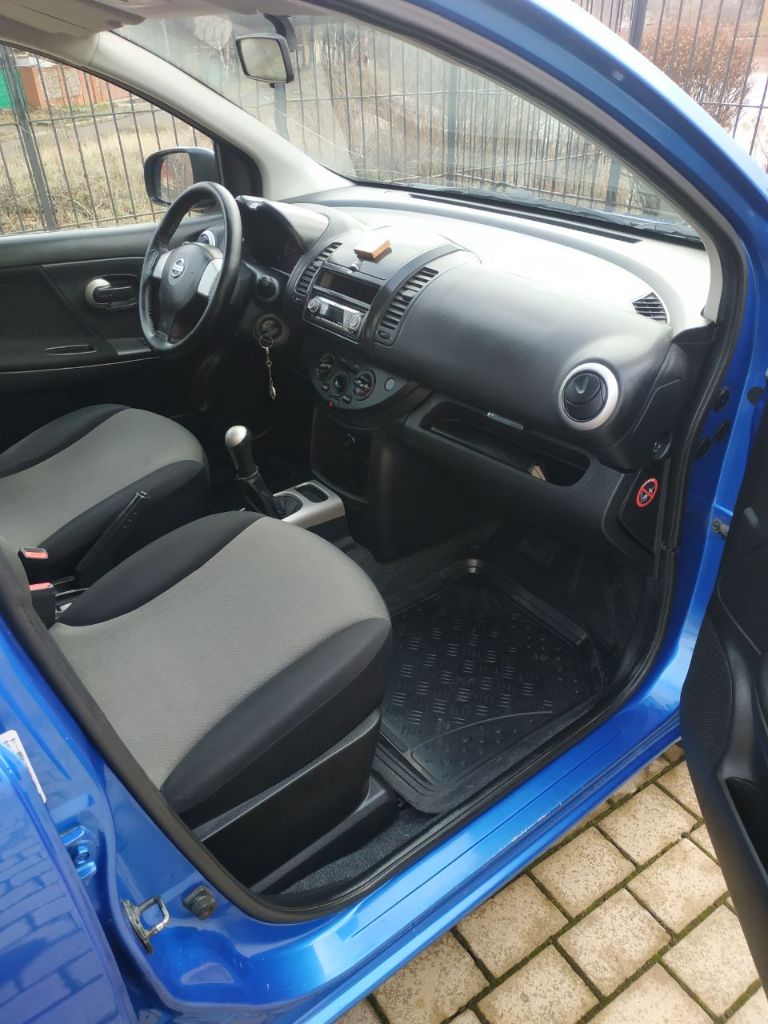 Продам автомобиль nissan note 2010 года, в хорошем состоянии, 237000 пробег родной, ходовая вся замена, кондиционер, передние электростеклоподъёмники, подогрев зеркал и сидений, в комплекте летняя резина на дисках, цена 650000 рублей. Документы в порядке, один собственник. Обращайтесь по телефону +79493602361 наталья. - фотография - 6