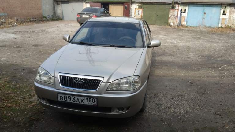 Продам чери амулет а15 -2008года пробег 95000км. Кузов норма без жучков и ржавчины. Мотор 1.6 работает ровно масло не берет. Кпп5 механическая не хрустит не выбивает. Салон ухоженный гаражное хранение. Комплектация-гур -бортовой компьютер-авс- 4 стеклоподьемника- подогрев зеркал-центральный замок-2 комплекта резины на титанах - хорошая музыка- большой багажник. В дтп не была без штрафов и арестов. Я хозяин по техпаспорту. Осмотр в макеевке. Цена 320000руб-торг никто не отменял. Страховка оформленана 1 год в подарок. Тел-+79494031064. - фотография - 3