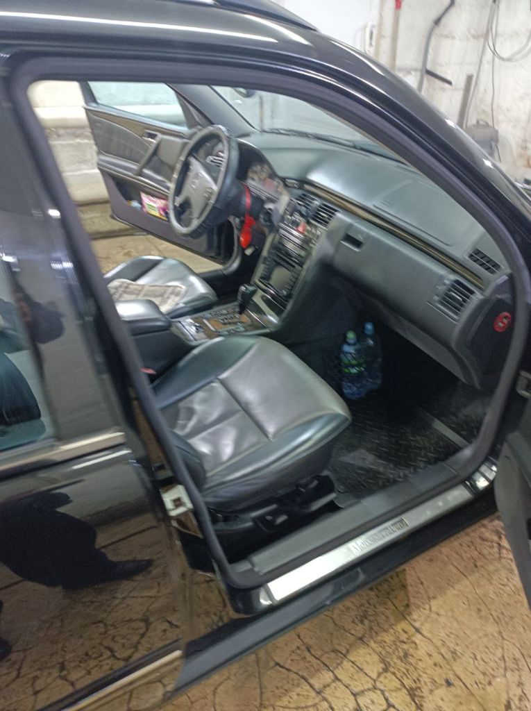 Mercedes-benz e-class (w210) , 2002 год 3,2 дизель автомат, пробег 290000 км. Автомобиль ухожен, обслуживался вовремя.900000 ₽ торг. +7 (949) 346-15-50. Виктор - фотография - 6