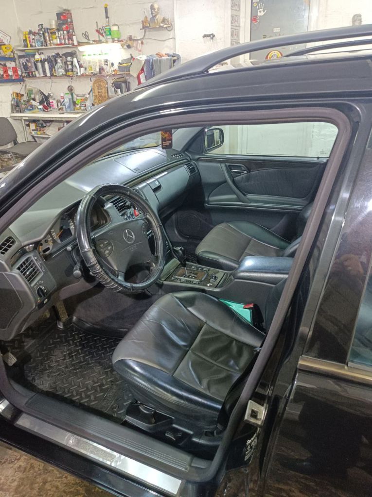 Mercedes-benz e-class (w210) , 2002 год 3,2 дизель автомат, пробег 290000 км. Автомобиль ухожен, обслуживался вовремя.900000 ₽ торг. +7 (949) 346-15-50. Виктор - фотография - 4