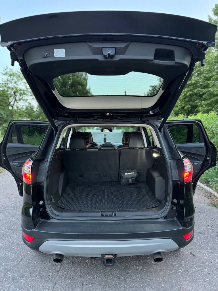 Продаем семейный автомобиль ford escape(kuga) 2018г. 2.0 акпп (245л) первые и единственные владельцы по рф, машина в достойном состояние и не требует вложений, обслуживаю всегда вовремя, замена масла каждые семь тысяч (motorcraft 5w30) двигатель очень приятный, на мой взгляд лучший в линейке, едет более чем как для паркетника, динамика и управление восхищает. По кузову без намека на рыжики. Салон не затертый. Полная комплектация, есть все для комфортной езды :климат, круиз контроль, помощь парковки, память сидений, подогрев рулят сидений, дистанционный запуск, carplay, хорошая акустика, люк и панорамная крыша, большой багажник(задние сидения ложатся вровень, можно двоем за ночевать ), датчик открывания багажника ногой, датчик дождя и света и многое другое. Если что то забыл, спрашивайте !
2.195000Р
Макеевка +79493411741 - фотография - 5