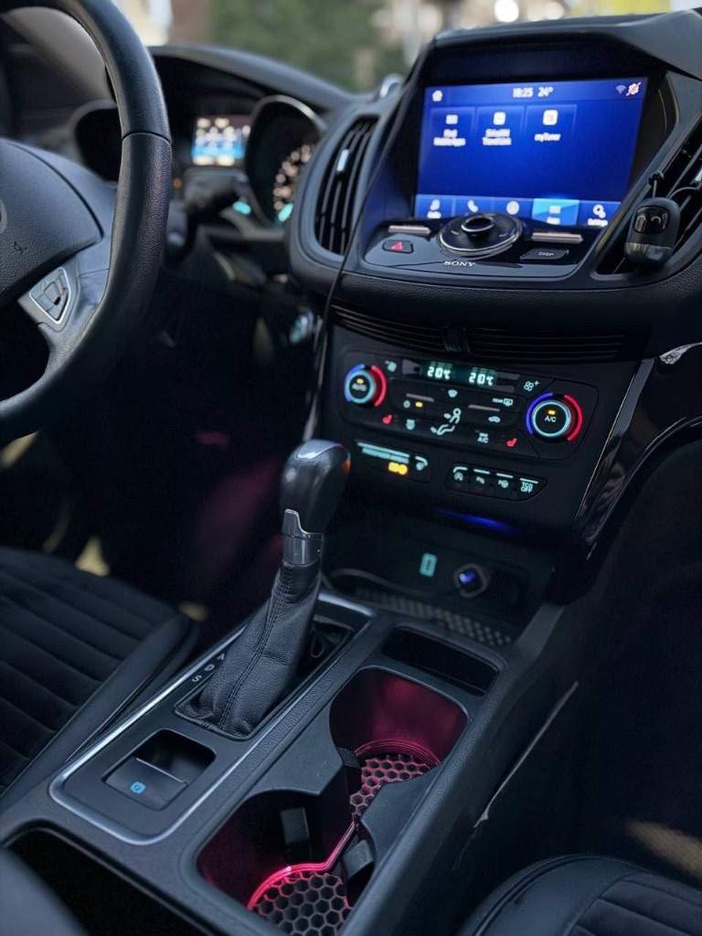 Продаем семейный автомобиль ford escape(kuga) 2018г. 2.0 акпп (245л) первые и единственные владельцы по рф, машина в достойном состояние и не требует вложений, обслуживаю всегда вовремя, замена масла каждые семь тысяч (motorcraft 5w30) двигатель очень приятный, на мой взгляд лучший в линейке, едет более чем как для паркетника, динамика и управление восхищает. По кузову без намека на рыжики. Салон не затертый. Полная комплектация, есть все для комфортной езды :климат, круиз контроль, помощь парковки, память сидений, подогрев рулят сидений, дистанционный запуск, carplay, хорошая акустика, люк и панорамная крыша, большой багажник(задние сидения ложатся вровень, можно двоем за ночевать ), датчик открывания багажника ногой, датчик дождя и света и многое другое. Если что то забыл, спрашивайте !
2.195000Р
Макеевка +79493411741 - фотография - 9