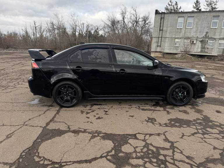 Продается mitsubishi lancer 10 объем 1.6 мкпп 117 лс. 2014 года выпуска, 120.000км пробег, диски r16, 2 комплекта резины (зима\лето). Салон в хорошем состоянии, стоит хорошая музыка. Автомобиль за время владения ни разу не подводил. Цена 950.000 рублей, возможен торг. Макеевка
+79494235455 - Виталий - фотография - 5
